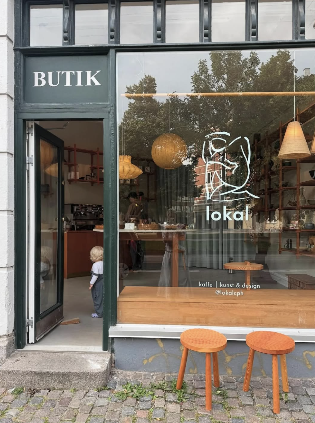 Vintage and cafe shop Lokal