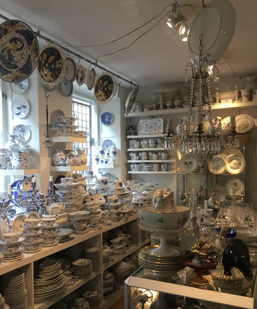 Antik K porcelain and crystal-filled shop