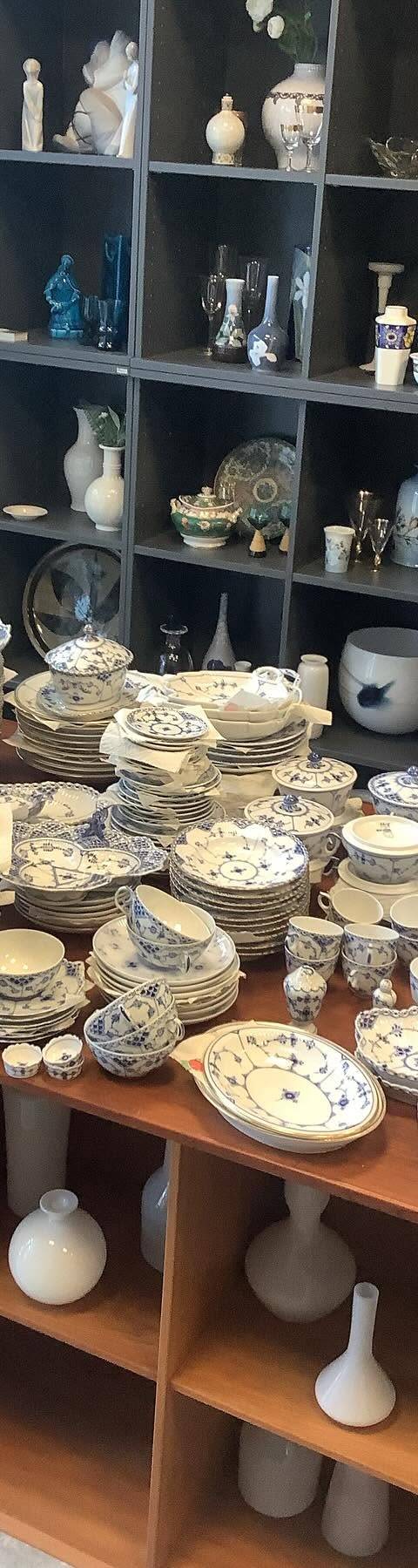 Photo via Facebook / danamantique
