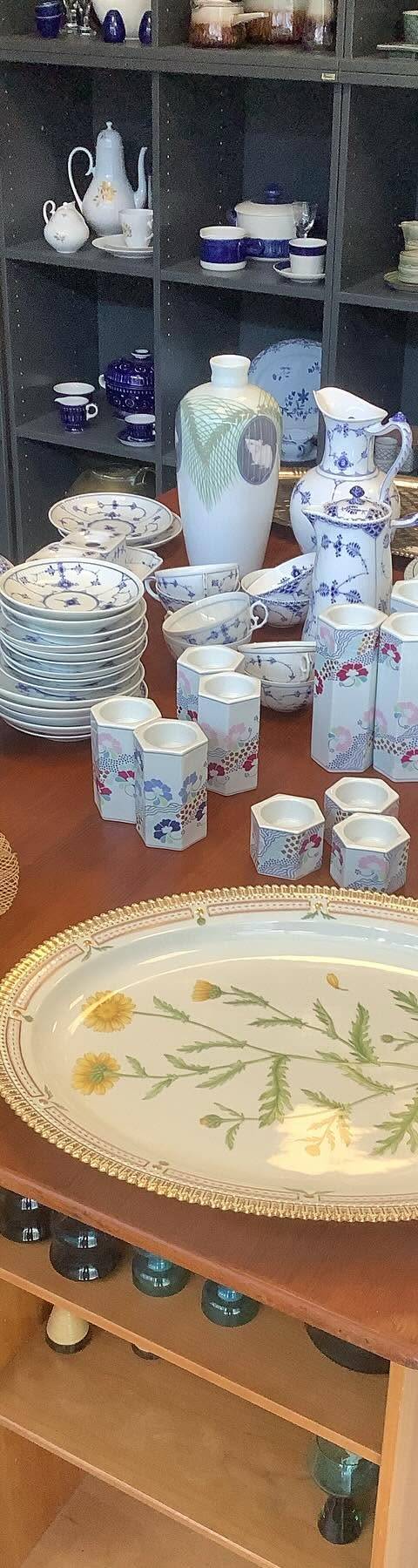 Photo via Facebook / danamantique