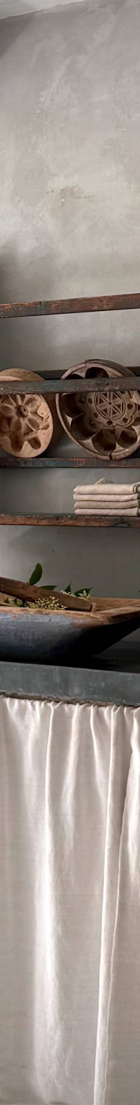 Photo via Instagram @ninahartmannantiques